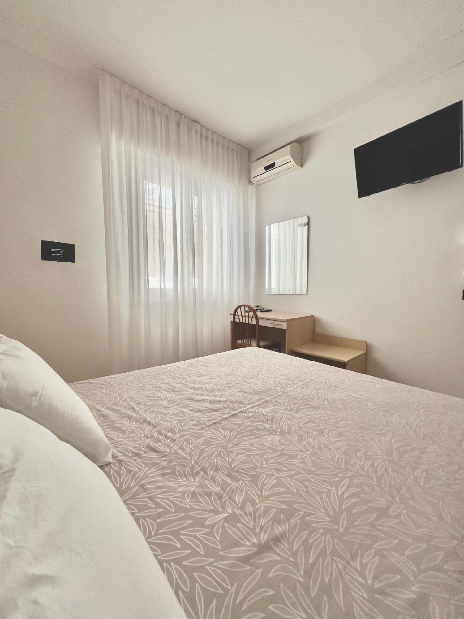 Hotel B&B Ardea リミニ エクステリア 写真