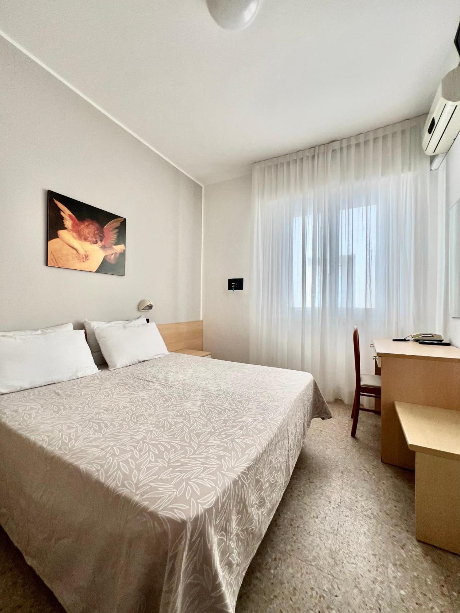 Hotel B&B Ardea リミニ エクステリア 写真