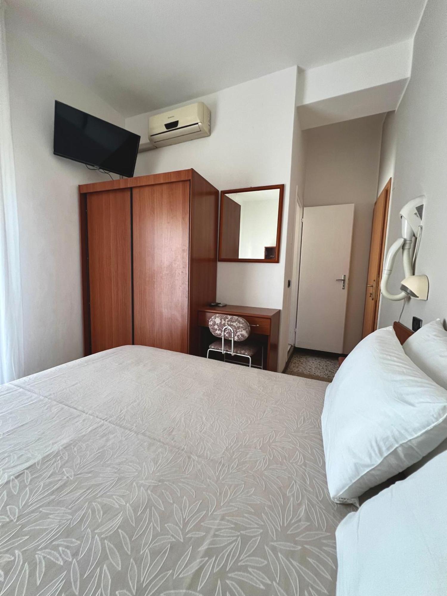 Hotel B&B Ardea リミニ エクステリア 写真