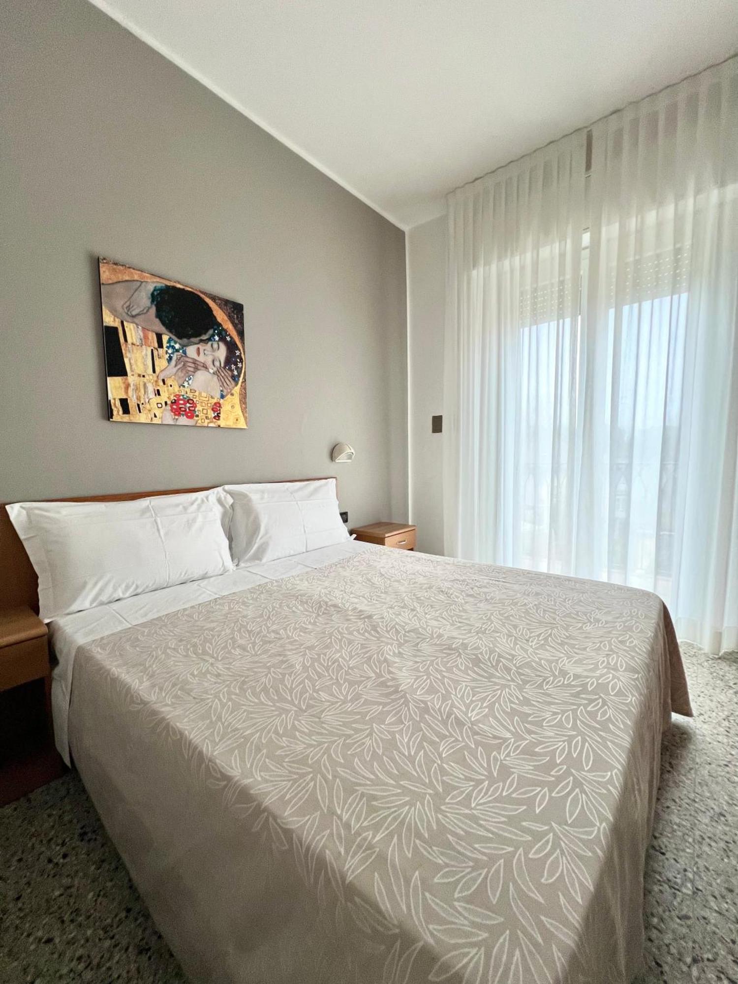Hotel B&B Ardea リミニ エクステリア 写真