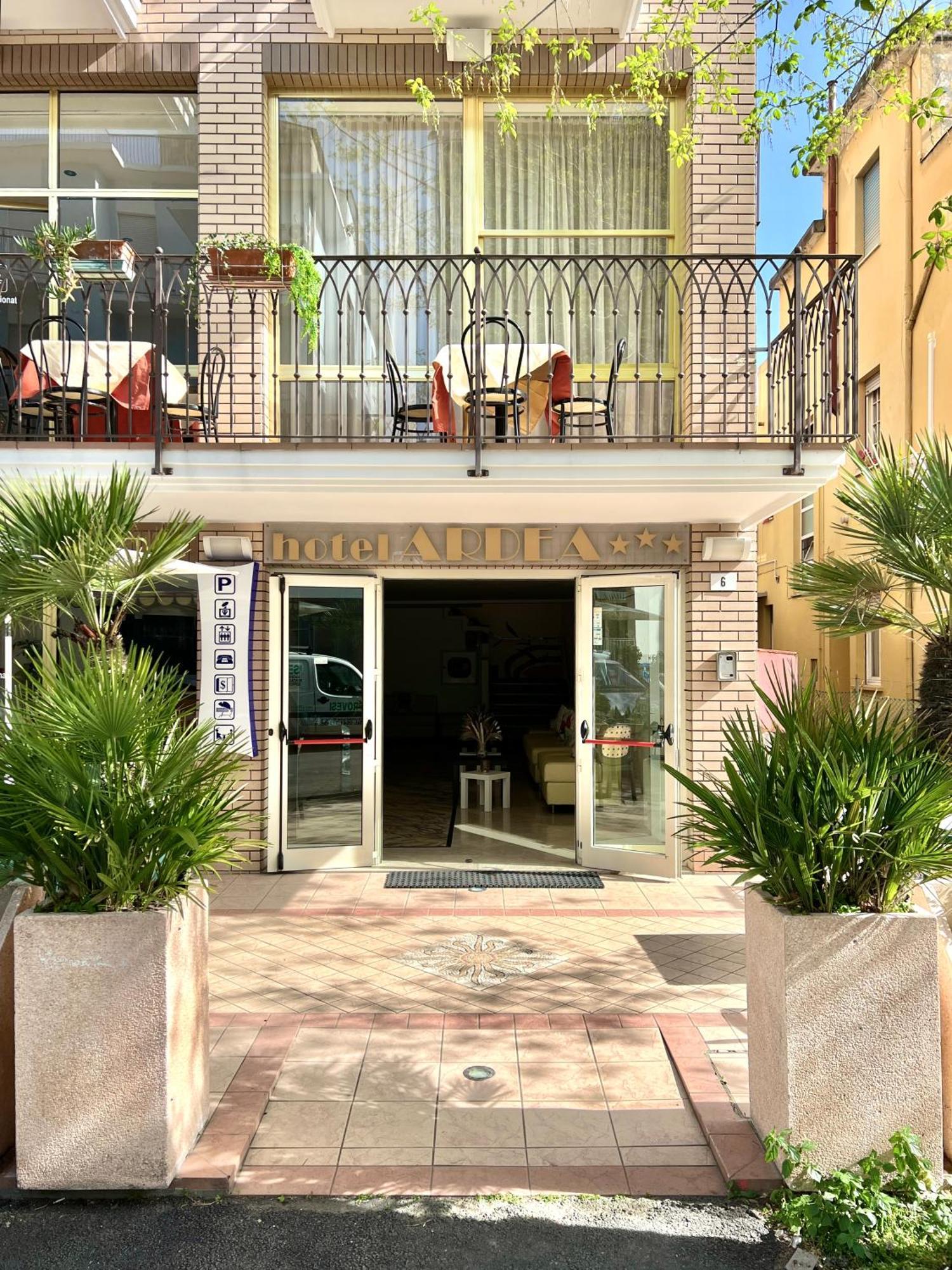Hotel B&B Ardea リミニ エクステリア 写真